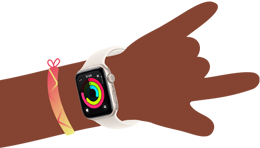 رسم كرتوني لمعصم طفل يرتدي Apple Watch SE 3 مع تطبيق النشاط مفتوح على الشاشة