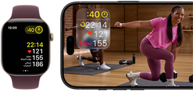 ساعة Apple&nbsp;Watch بجانب iPhone مع جلسة +Apple&nbsp;Fitness معروضة على شاشة الجهاز