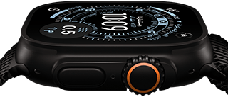 Apple Watch Ultra 3، الجزء الجانبي الخارجي، إطار من التيتانيوم الأسود، بوصلة على واجهة الساعة 